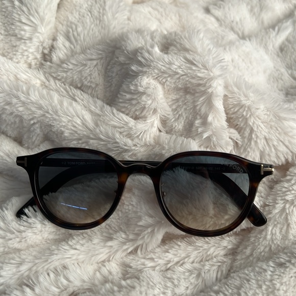 Authentic Tom Ford Sunglasses - Picture 2 of 11